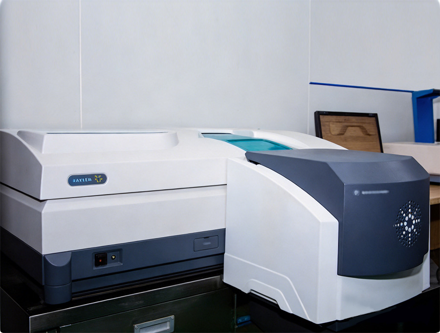 Spectral measurement instrument for infrared optical filter verification
